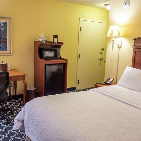 Hampton Inn Lebanon Exterior photo